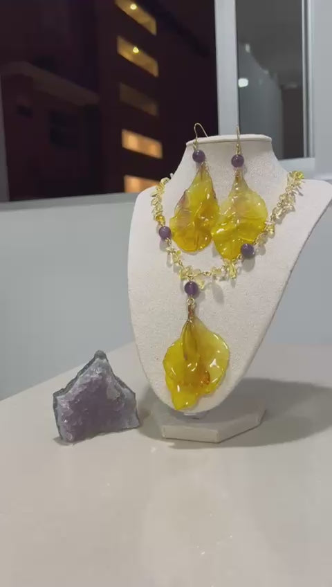 Collar Yellow King y aretes